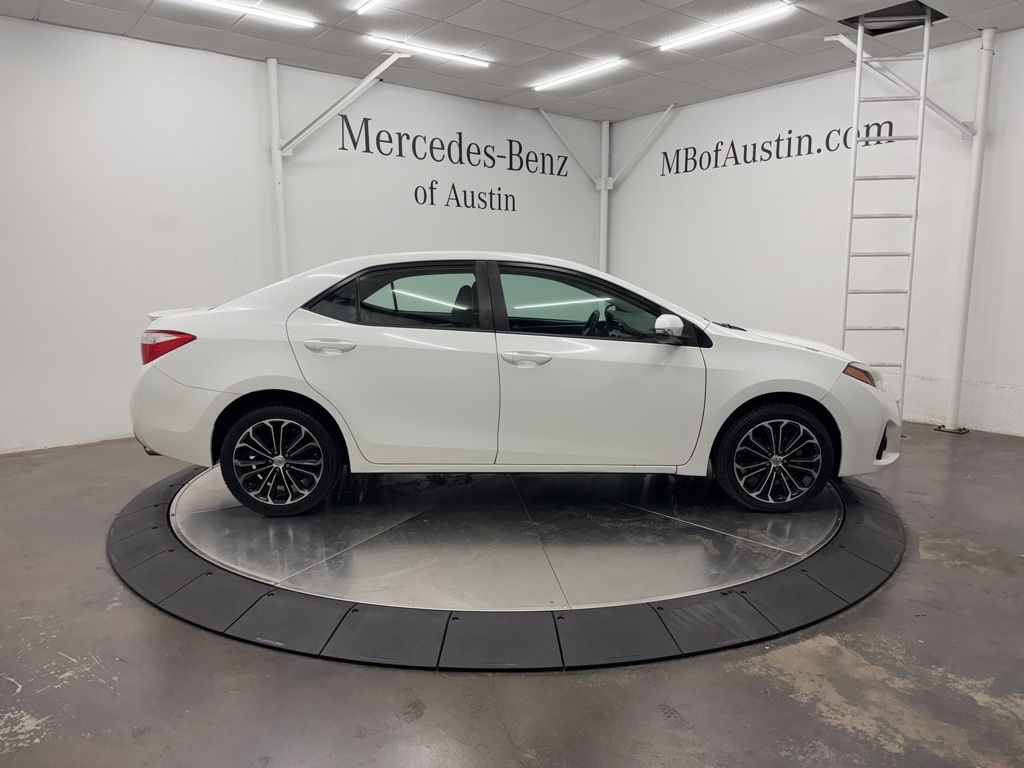 2015 Toyota Corolla Plus photo 5