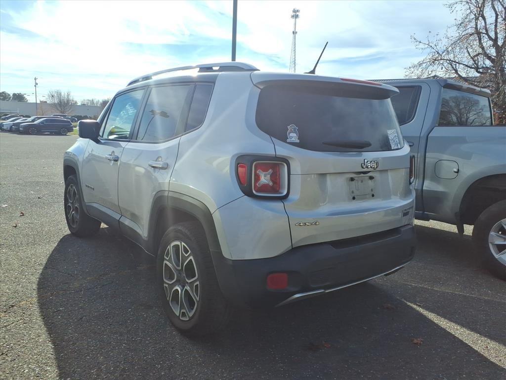 2016 Jeep Renegade Limited photo 4