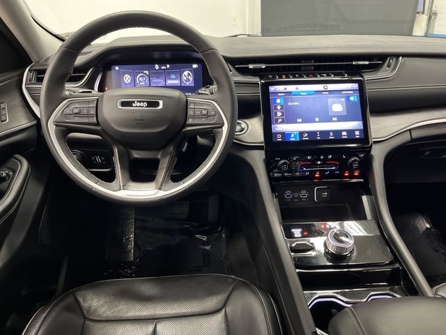 2023 Jeep Grand Cherokee Limited photo 4