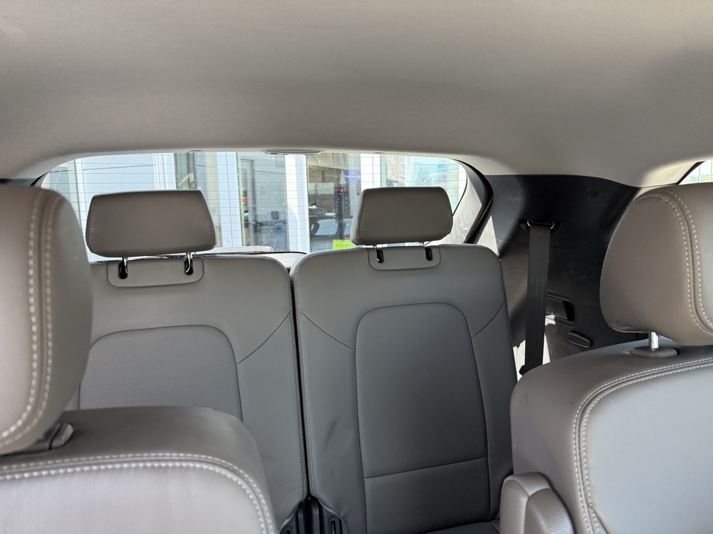 2017 Hyundai Santa Fe Limited photo 13