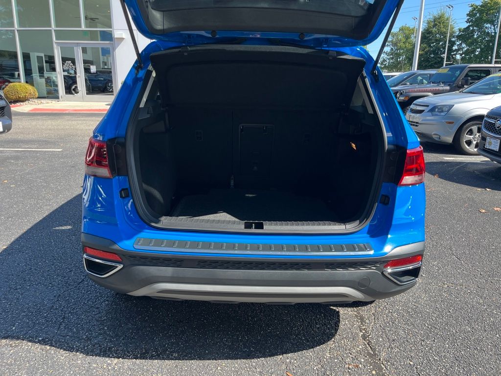 2022 Volkswagen Taos SE photo 25