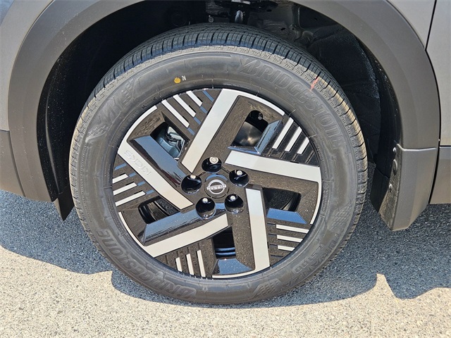 2025 Nissan Kicks SV photo 4