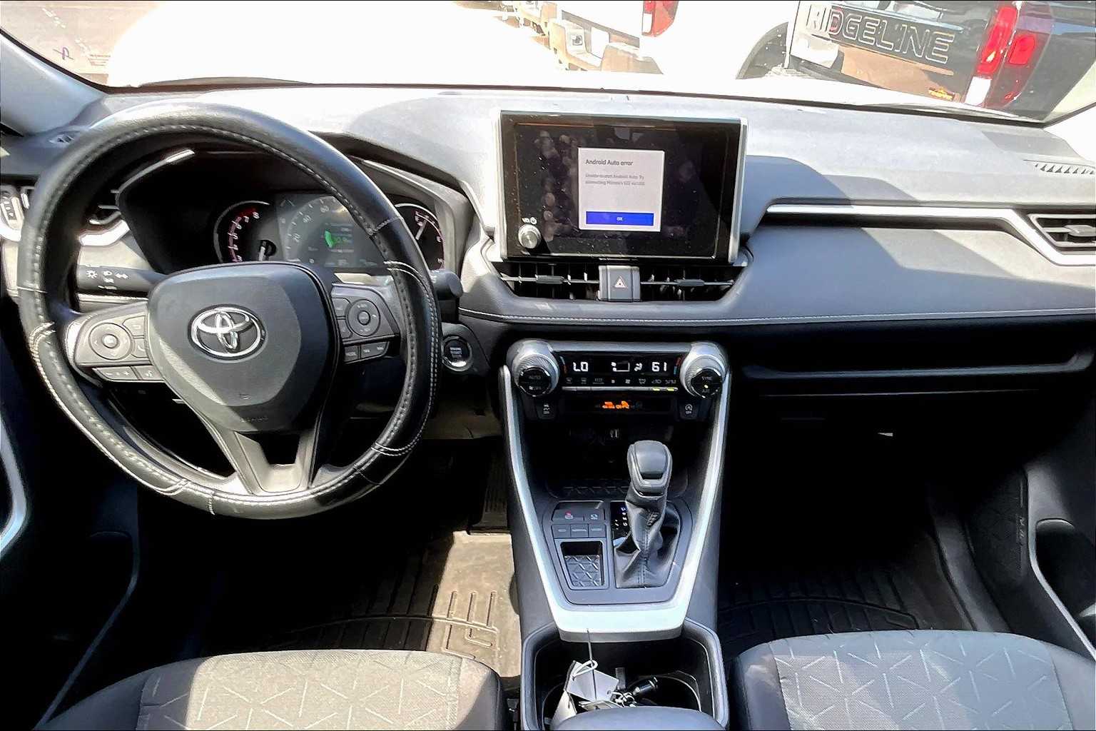 2023 Toyota RAV4 XLE photo 11