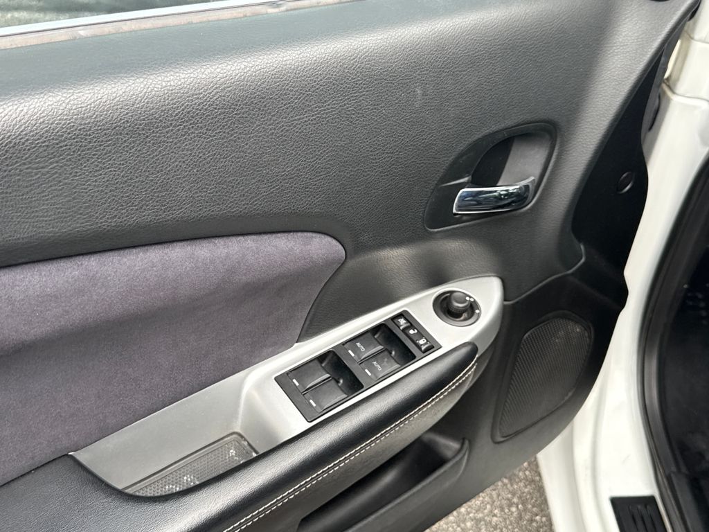 2012 Chrysler 200 S photo 16