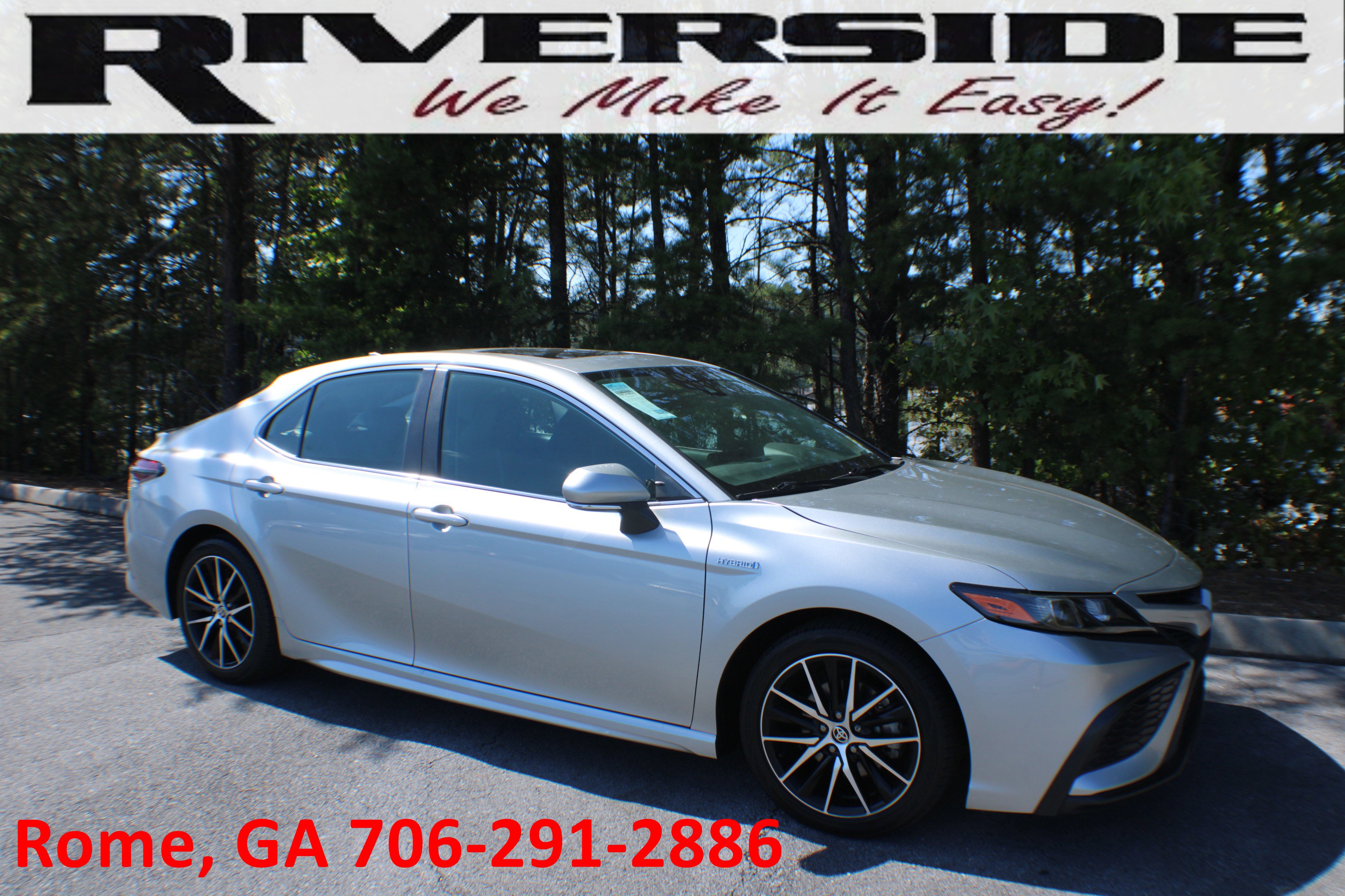 2021 Toyota Camry SE's photo