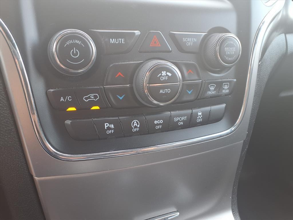 2018 Jeep Grand Cherokee Laredo E photo 16