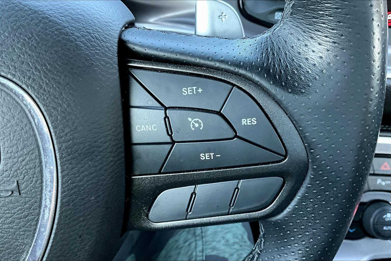 2022 Dodge Challenger R/T photo 21
