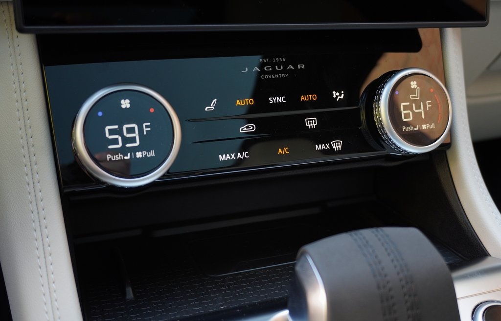 2026 JAGUAR F-PACE - Image 28