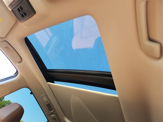 2025 Nissan Pathfinder Platinum photo 5