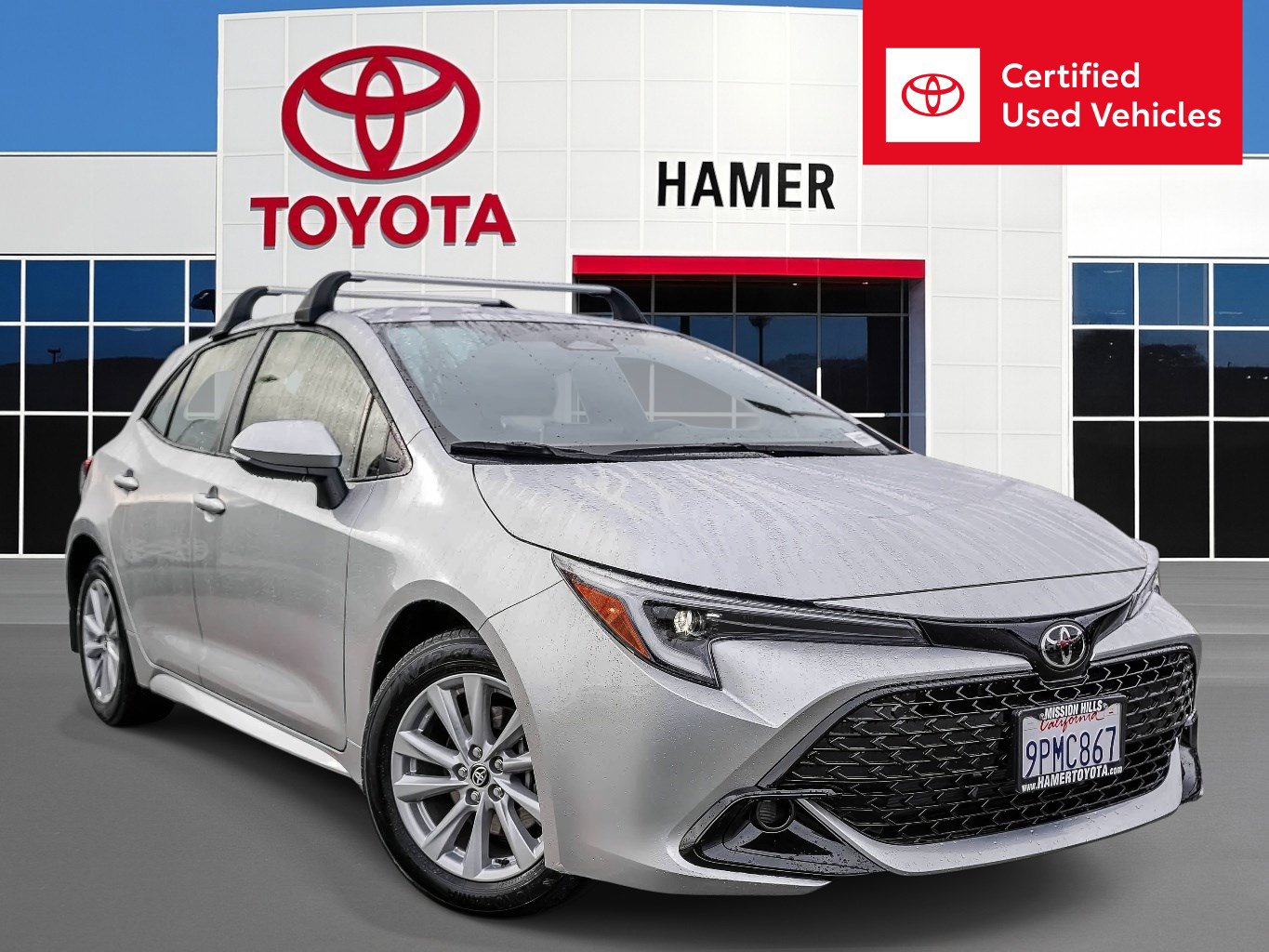 2025 Toyota Corolla Hatchback SE's photo