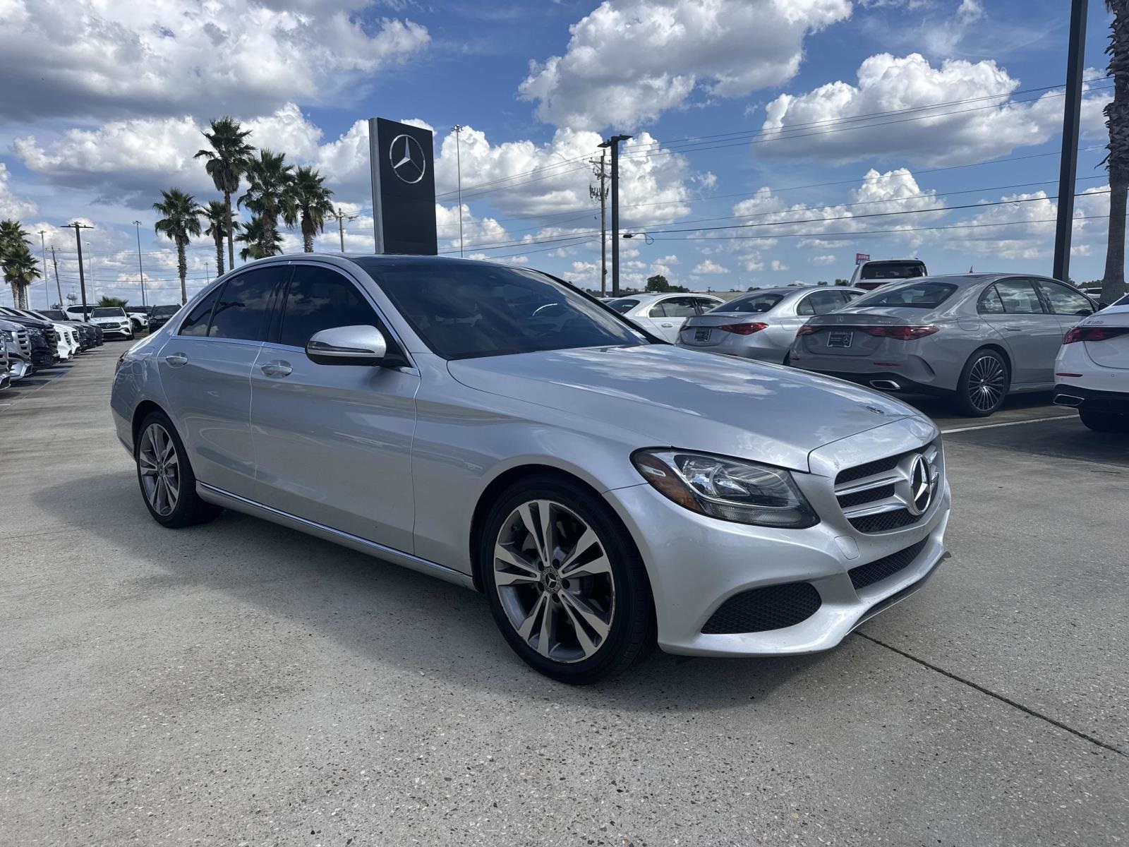 2017 Mercedes Benz C 300 photo 2