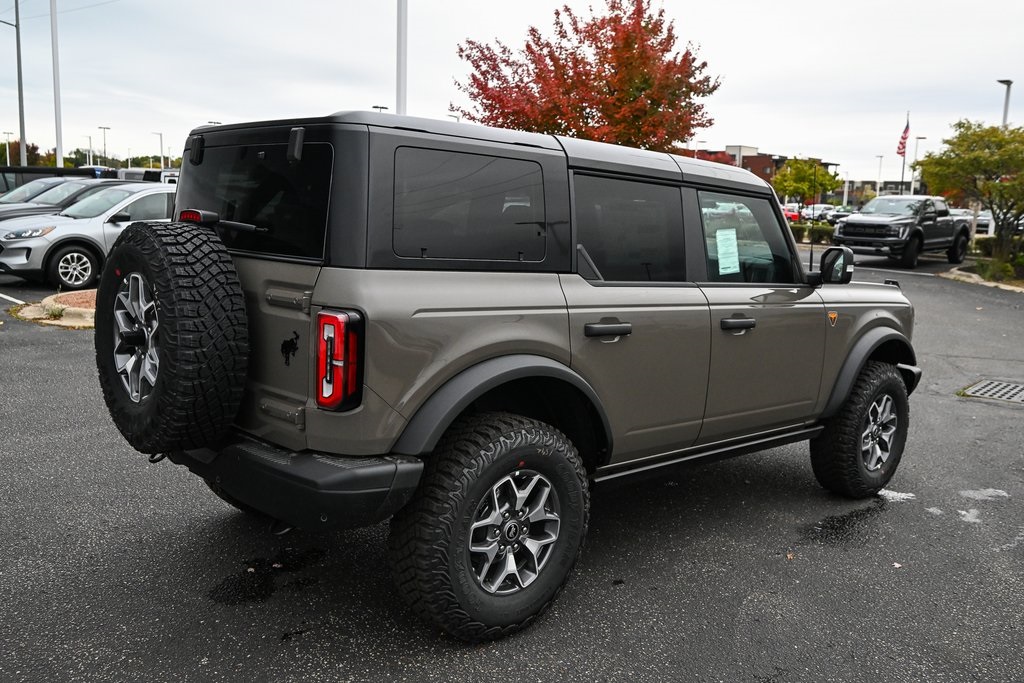 2025 Ford Bronco Badlands photo 3