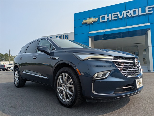 2023 Buick Enclave Premium photo 2