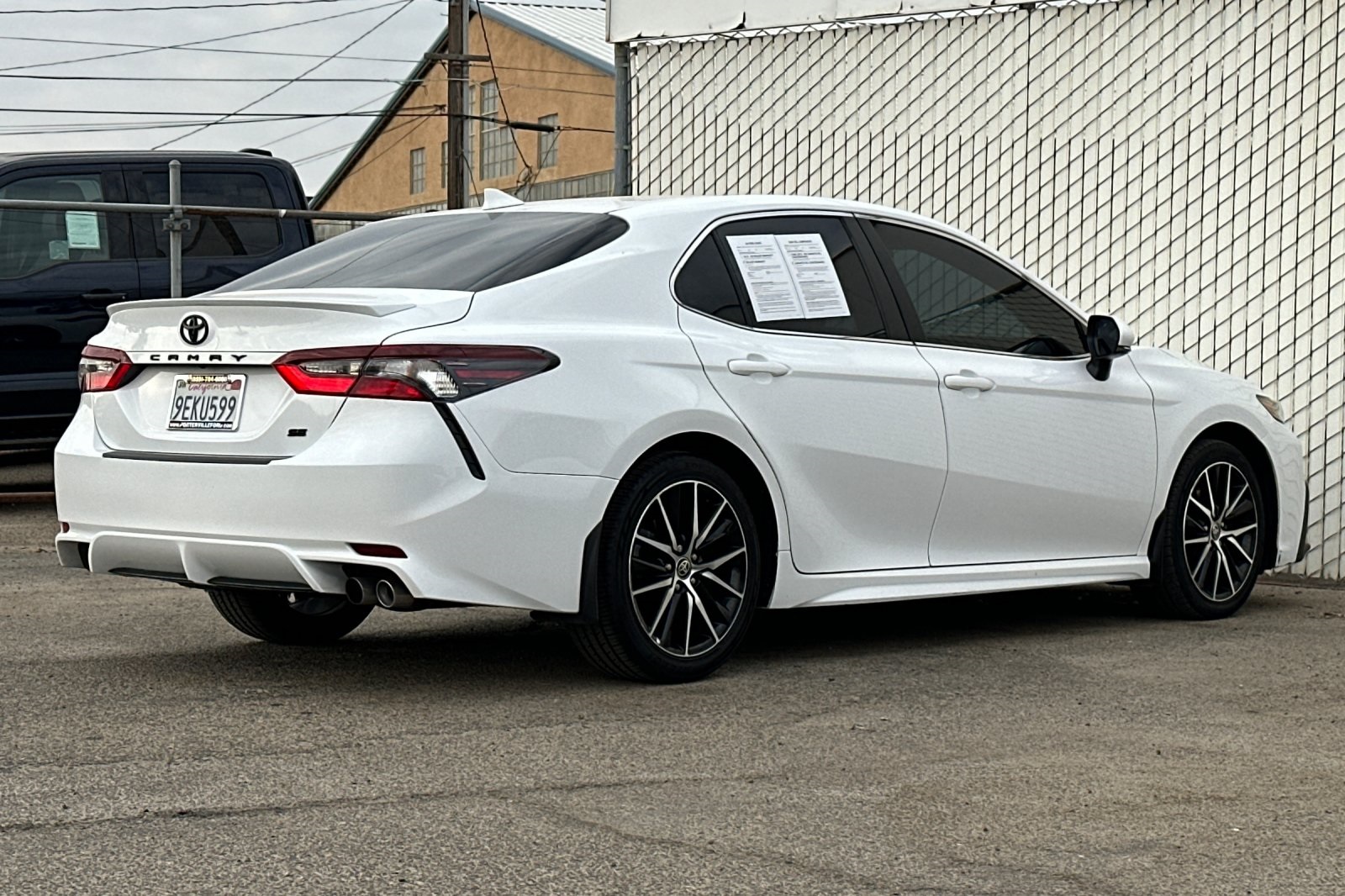 2023 Toyota Camry SE photo 4