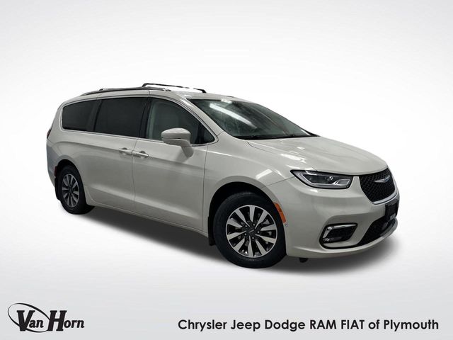 2021 Chrysler Pacifica Hybrid Touring L's photo