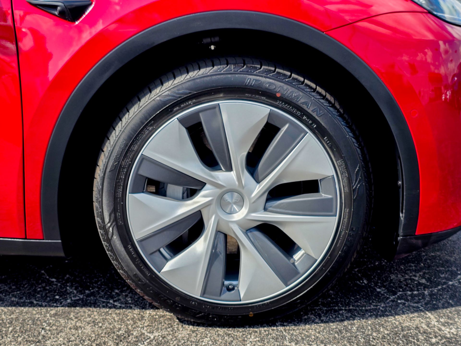 2021 Tesla Model Y Long Range photo 23