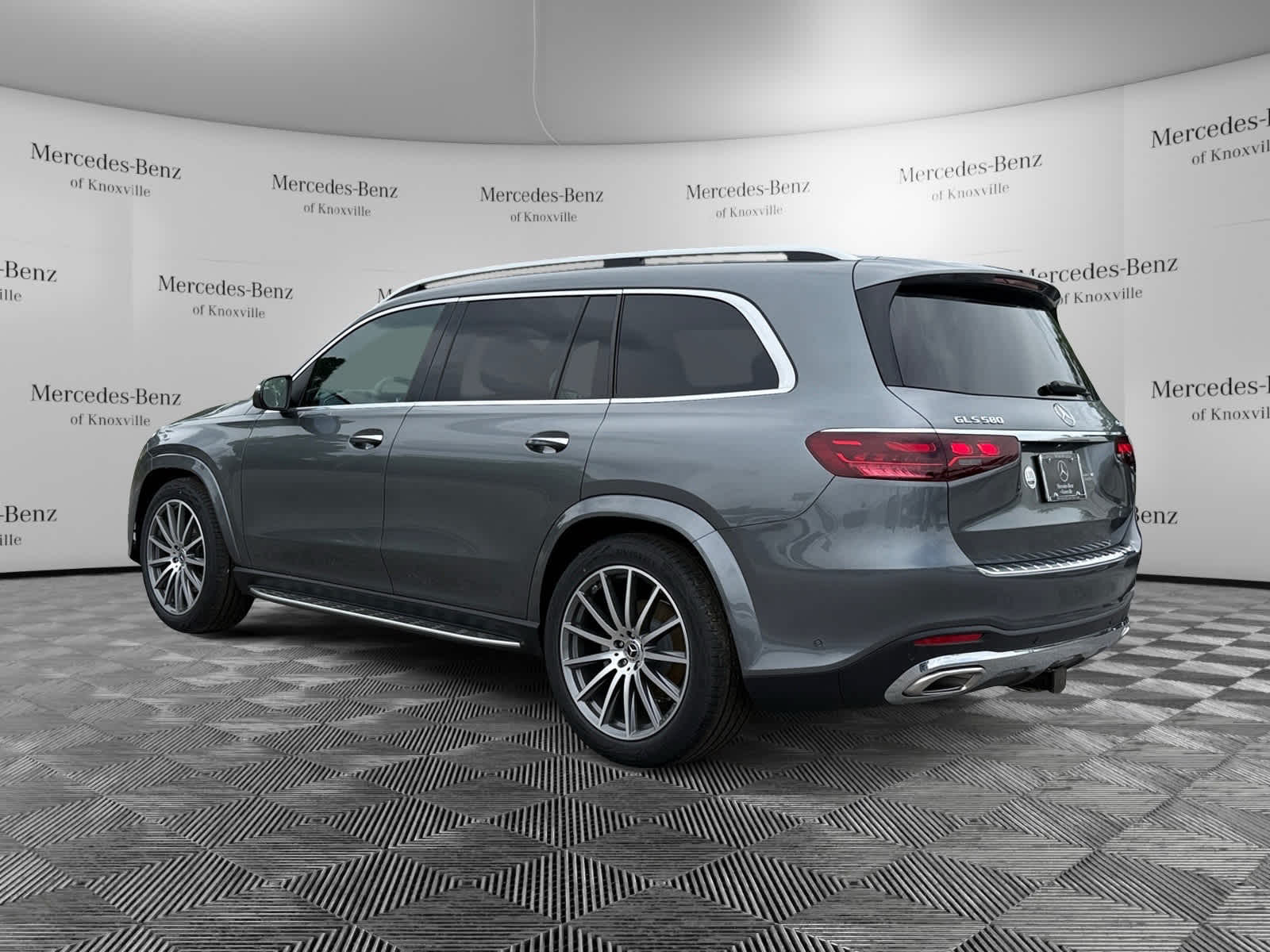 2025 Mercedes Benz GLS 580 4MATIC photo 3