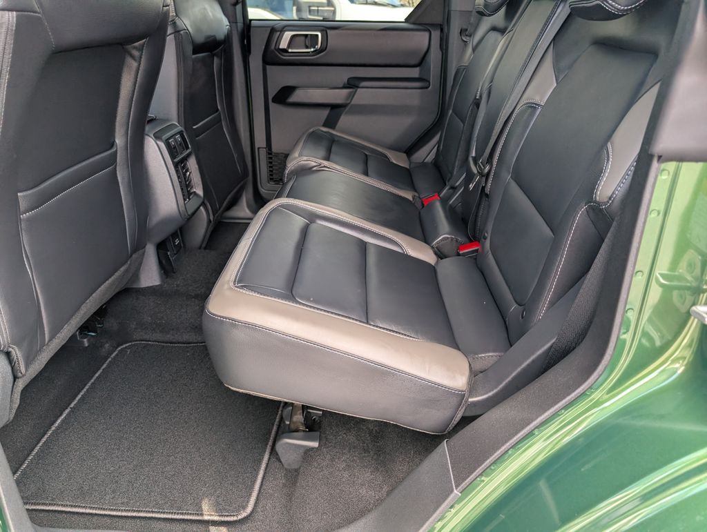 2025 Ford Bronco Outer Banks photo 5