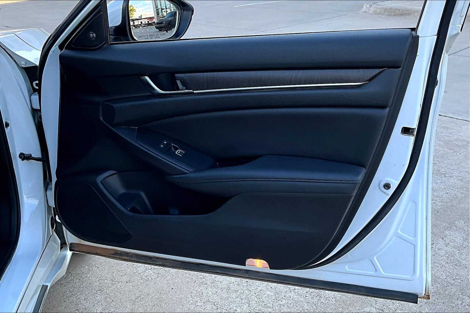2022 Honda Accord EX-L photo 21