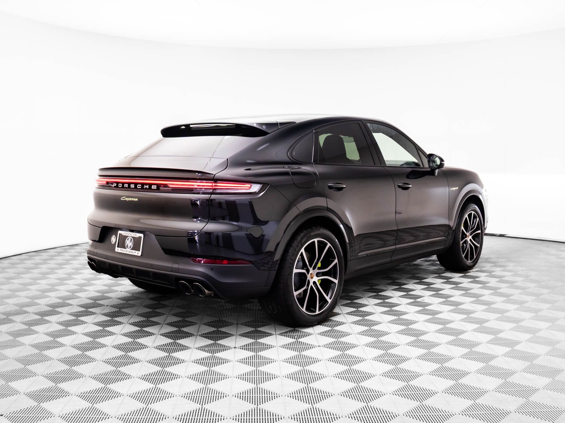 2025 Porsche Cayenne E-Hybrid Coupe photo 5