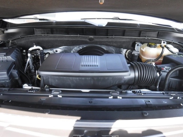 2022 Chevrolet Suburban RST photo 11