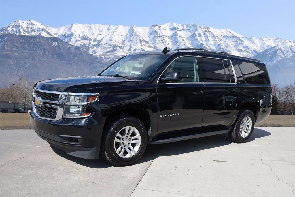 2020 Chevrolet Suburban LT photo 2