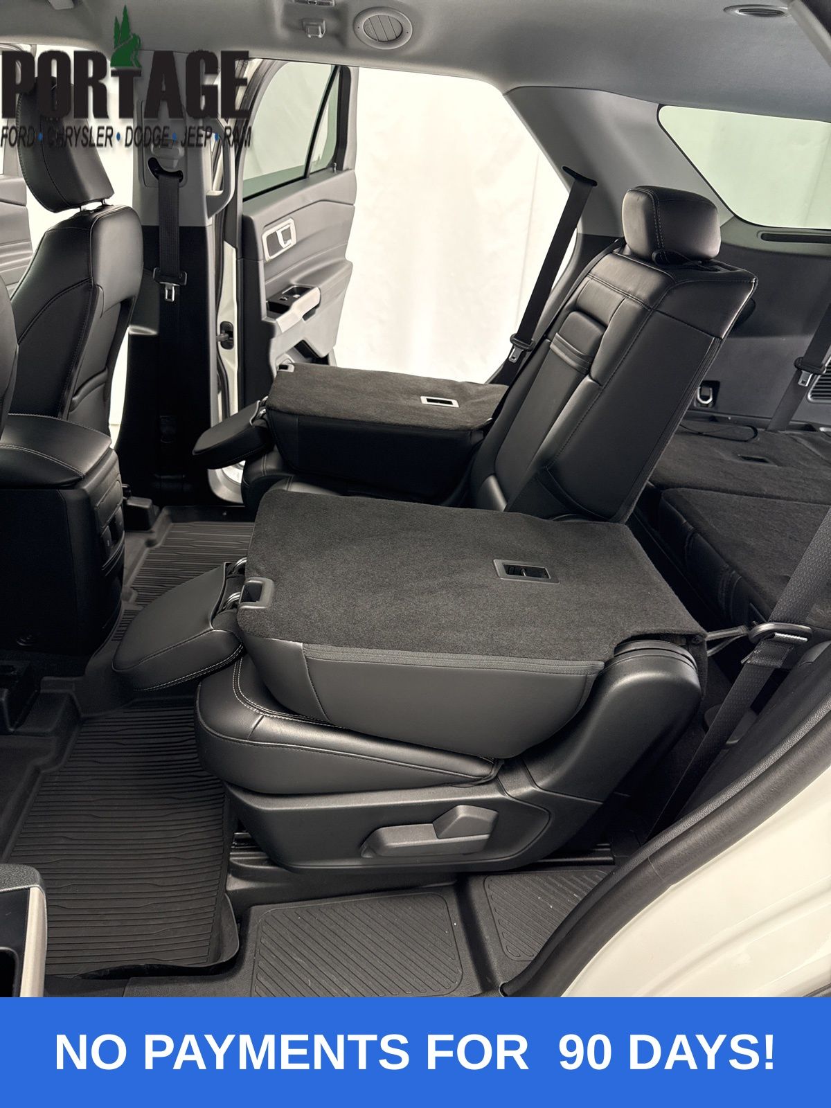 2023 Ford Explorer XLT photo 26