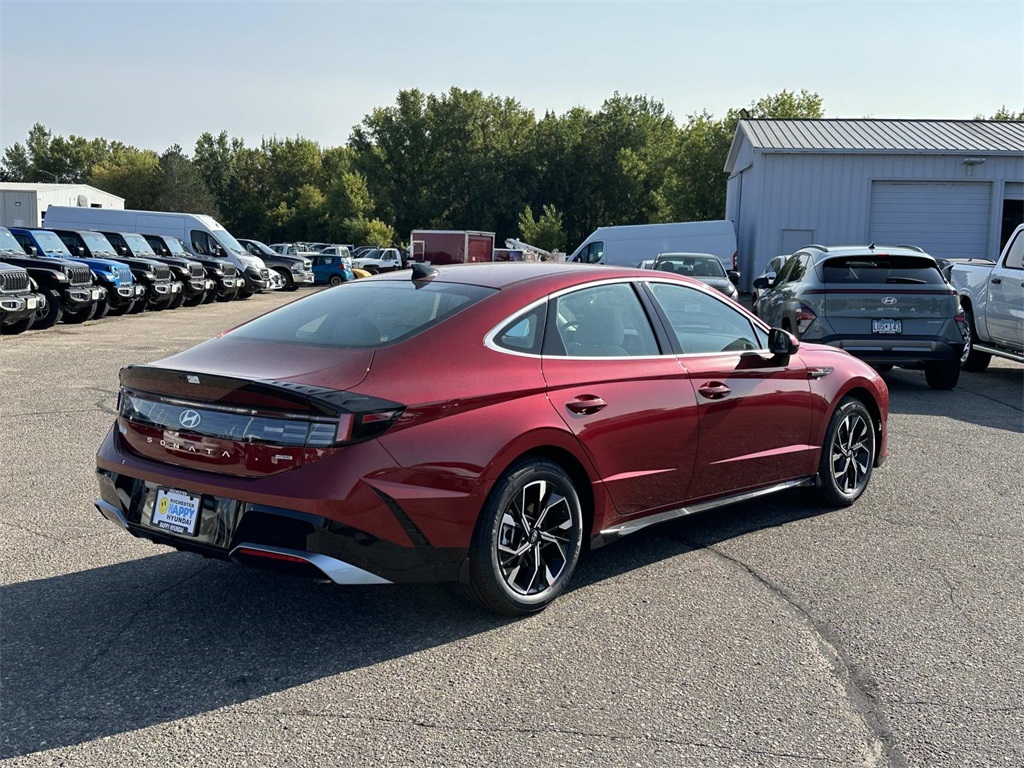 2024 Hyundai Sonata SEL photo 2