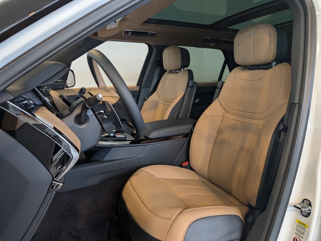 2025 Land Rover Range Rover Sport SE photo 10