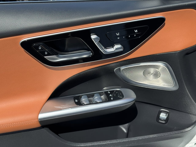 2025 Mercedes Benz C 300 photo 9
