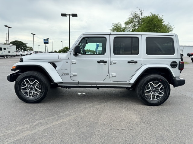 2024 Jeep Wrangler Sahara photo 4
