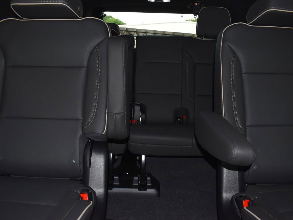 2025 Chevrolet Tahoe Premier photo 26