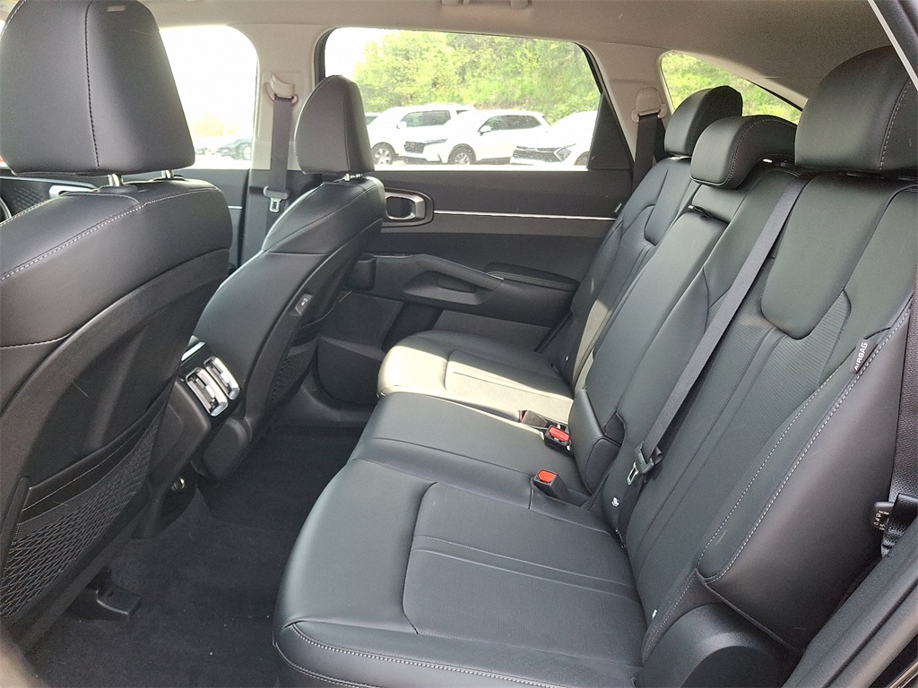 2025 Kia Sorento S photo 10