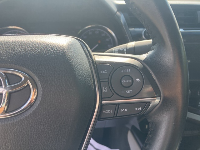 2020 Toyota Camry XLE photo 24