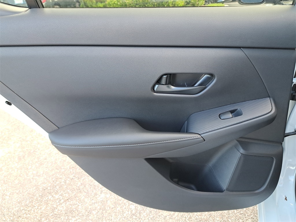 2025 Nissan Sentra S photo 14