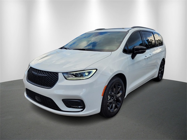 2026 Chrysler Pacifica Limited photo 2