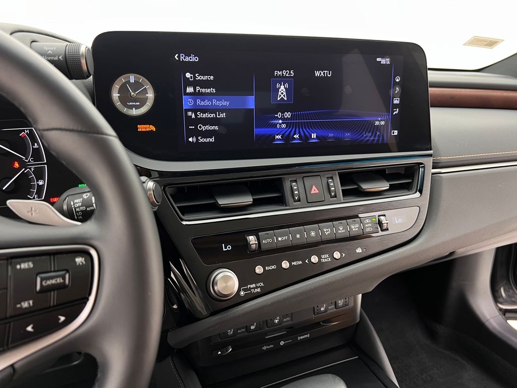 2022 Lexus ES 350 photo 23