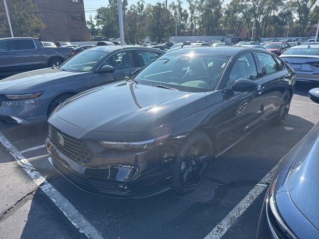 2025 Honda Accord Hybrid Sport-L photo 3