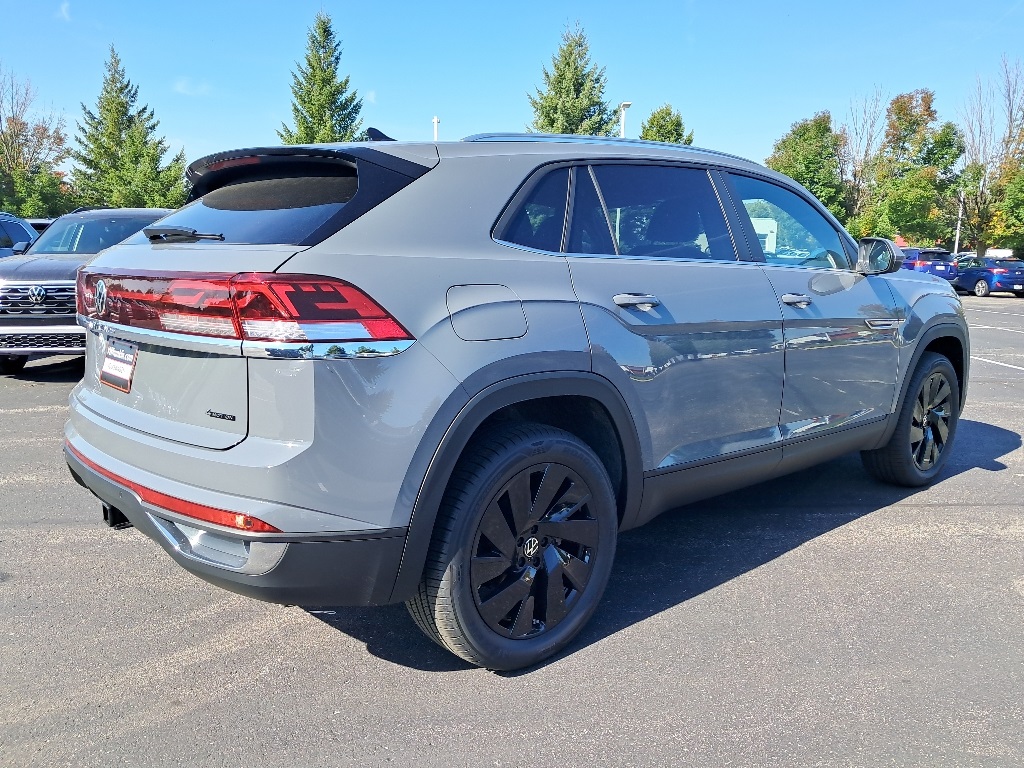 2026 Volkswagen Atlas Cross Sport SE Technology photo 2