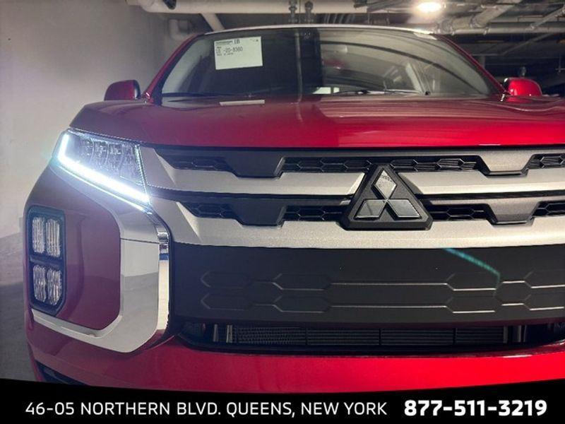 2025 Mitsubishi Outlander Sport ES photo 8