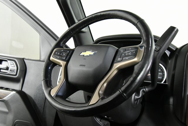 2019 Chevrolet Silverado 1500 High Country photo 2