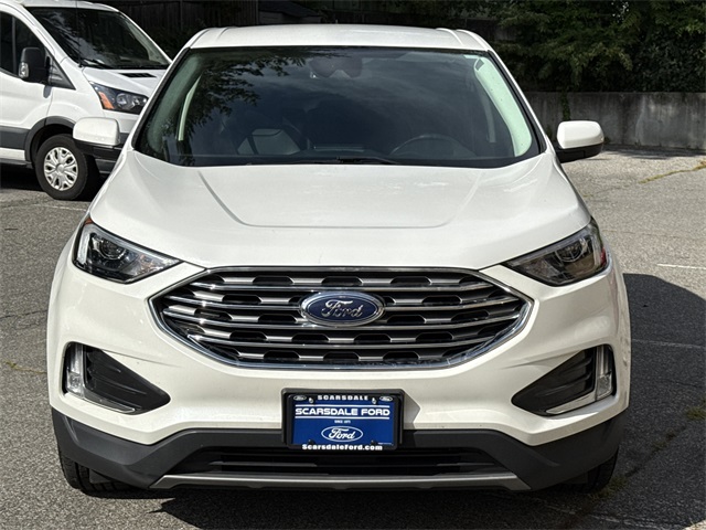 2022 Ford Edge SEL photo 2