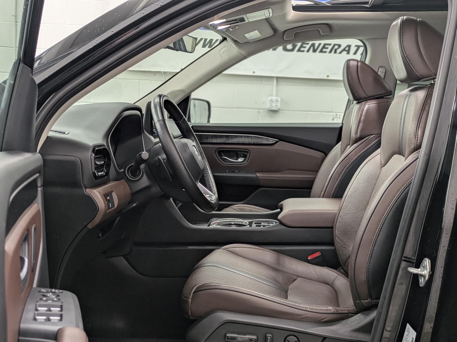 2023 Honda Pilot Elite photo 3