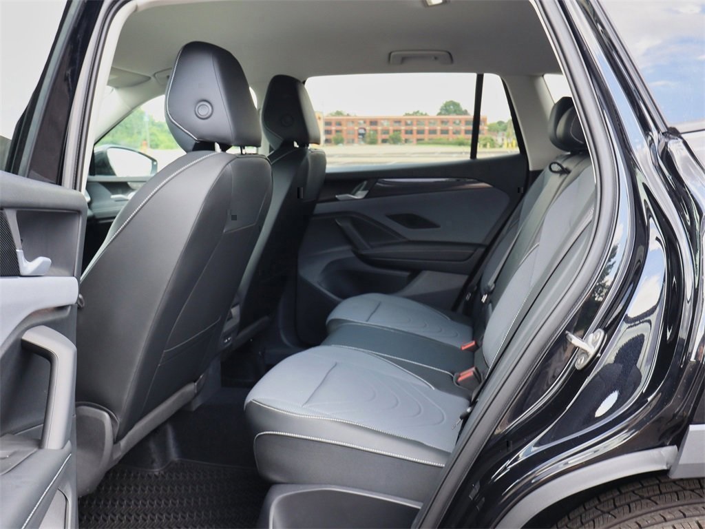 2025 Volkswagen Tiguan SE photo 15