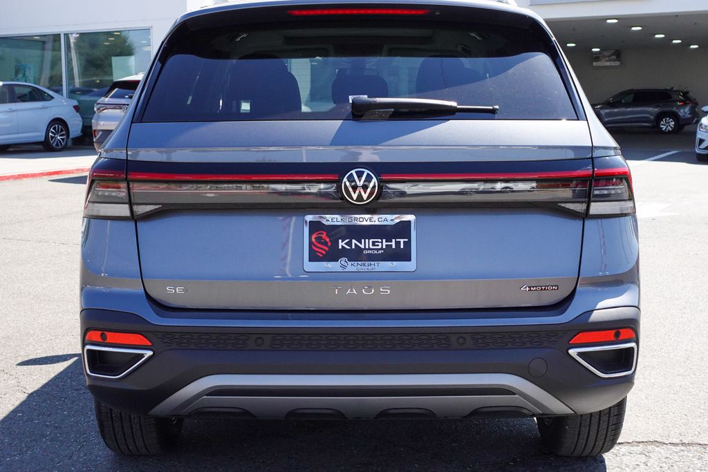 2025 Volkswagen Taos SE photo 6