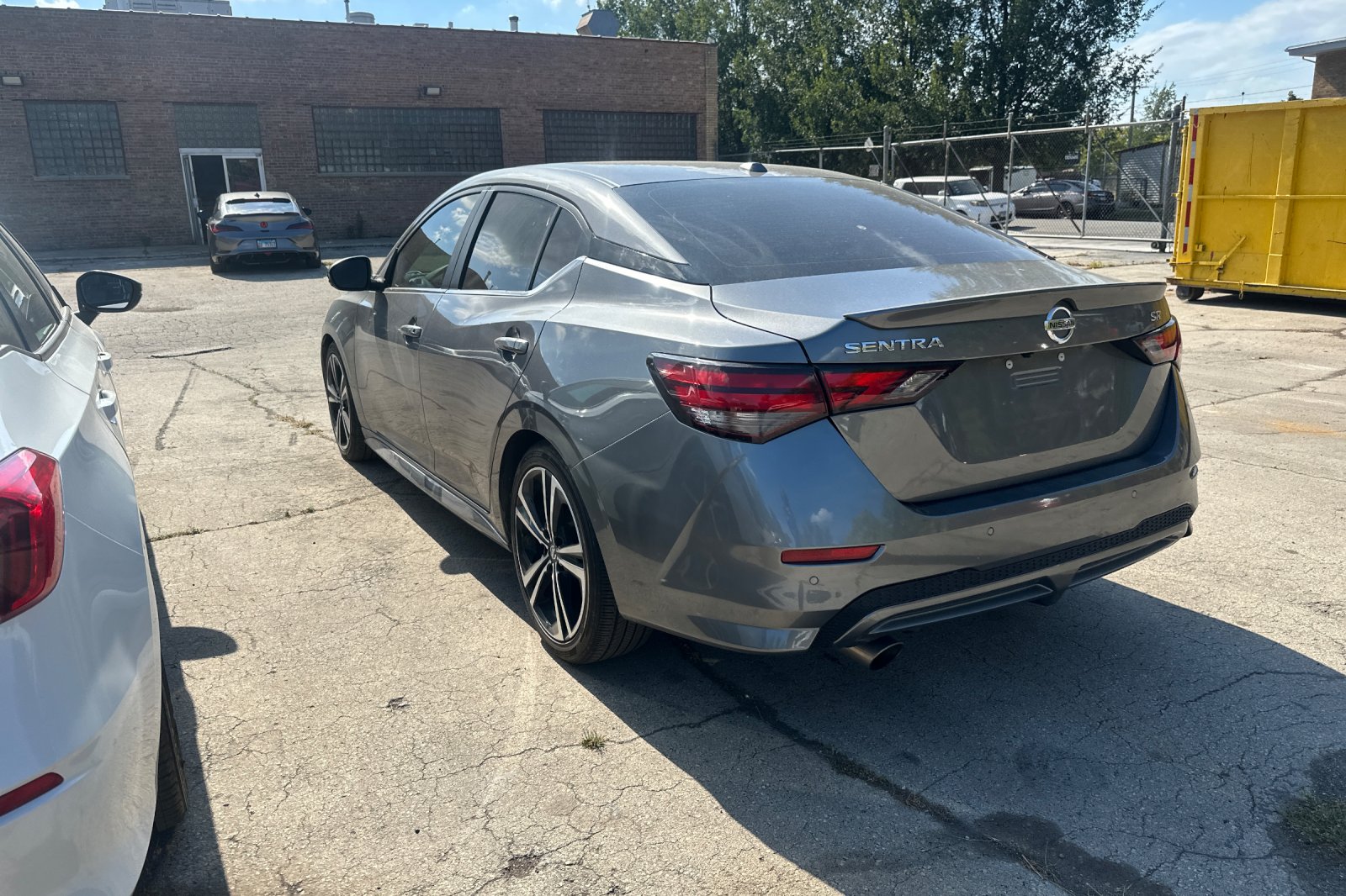 2020 Nissan Sentra SR photo 3