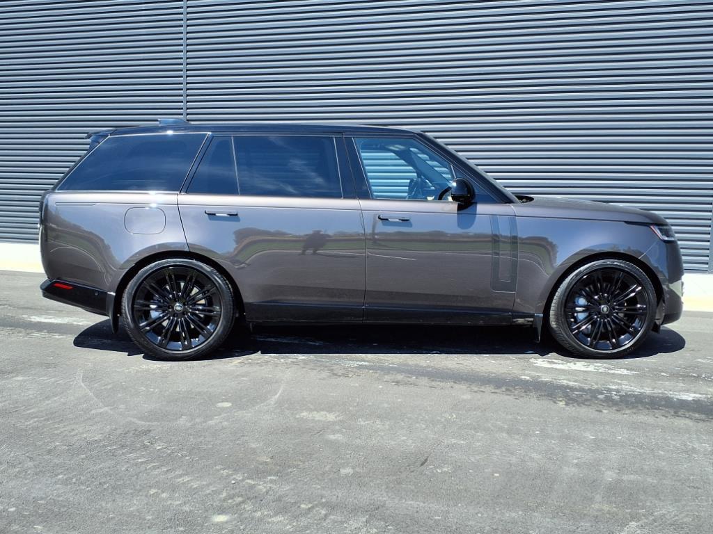 2023 Land Rover Range Rover SE photo 30