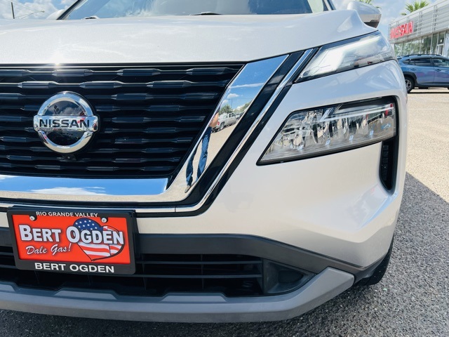 2021 Nissan Rogue SV photo 6