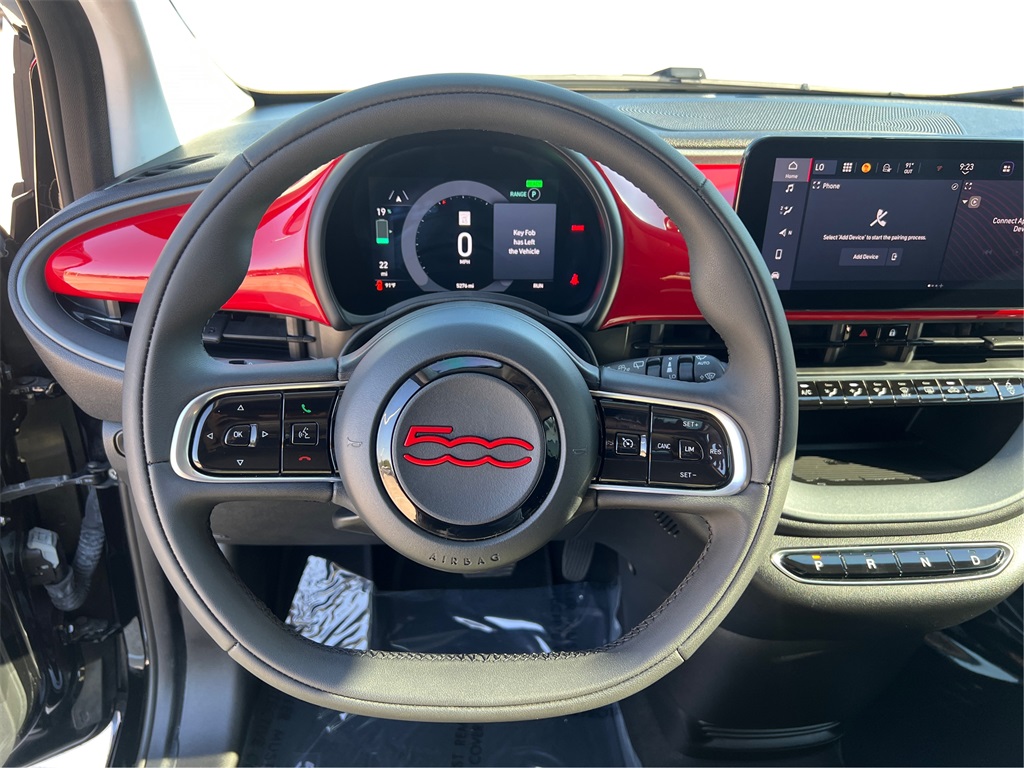 2024 Fiat 500e Red photo 13