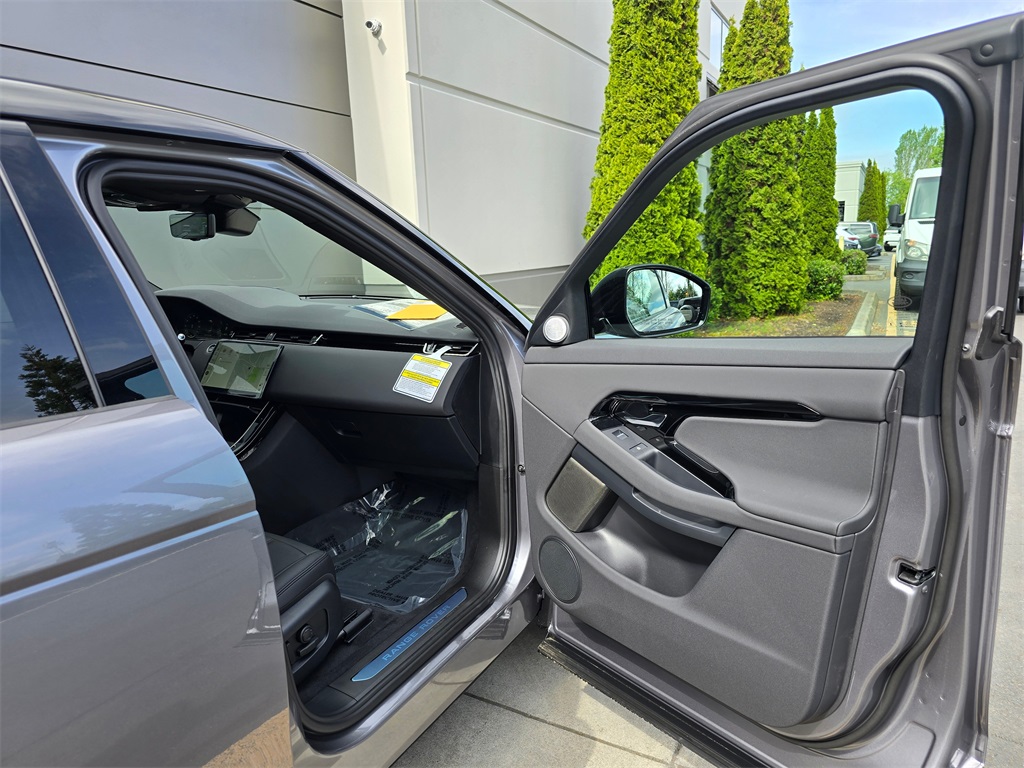 2026 Land Rover Range Rover Evoque Dynamic SE photo 29